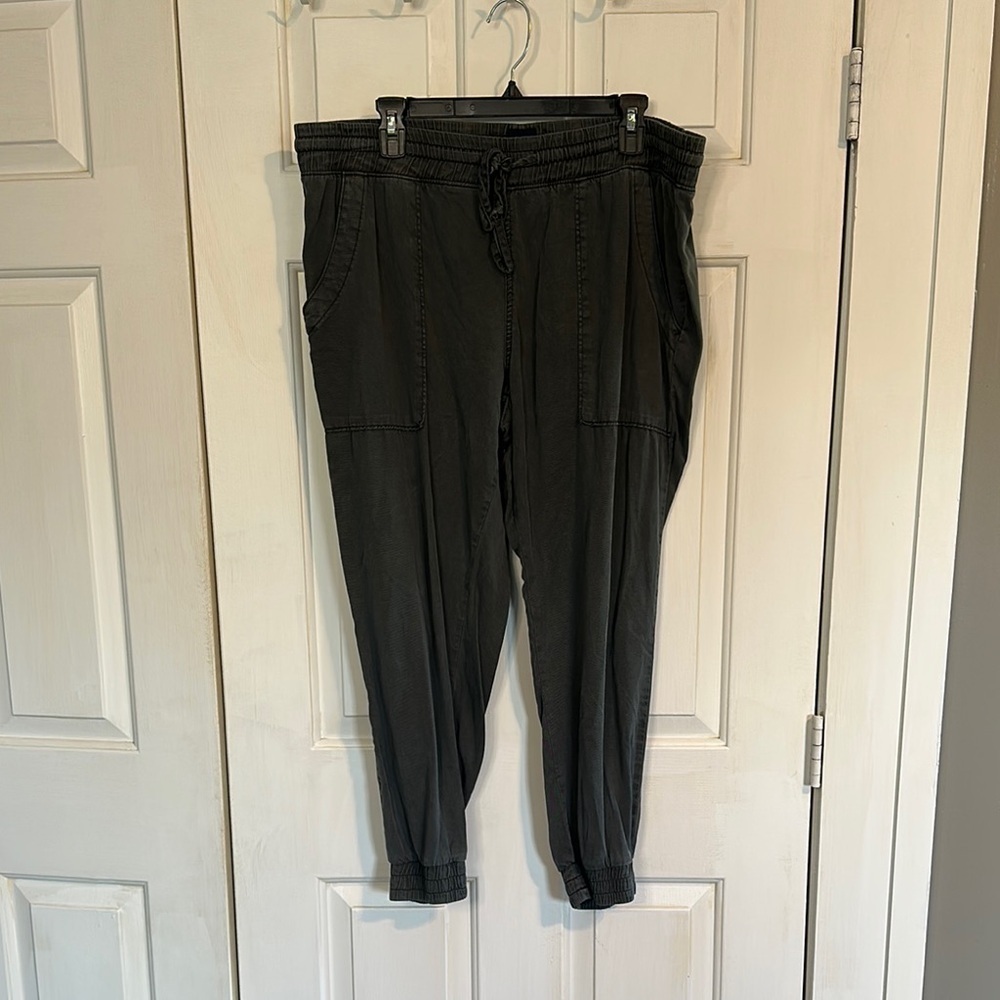 Gap size large pull on linen dark grey pant